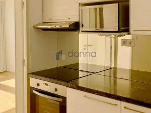 Pronájem bytu 2+kk, Praha, Molákova, 42 m2