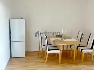 Pronájem bytu 2+kk, Praha, Molákova, 42 m2