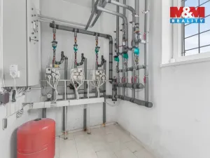 Pronájem výrobních prostor, Libušín, Důl Max, 768 m2