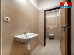 Pronájem skladu, Cerekvice nad Loučnou - Pekla, 2380 m2