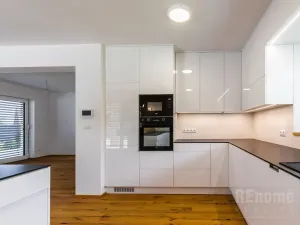 Pronájem rodinného domu, Jesenice, Průběžná, 200 m2