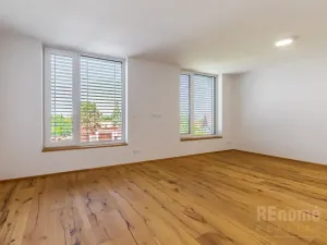 Pronájem rodinného domu, Jesenice, Průběžná, 200 m2