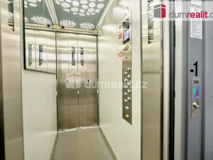 Prodej bytu 2+1, Ostrov, Lidická, 62 m2