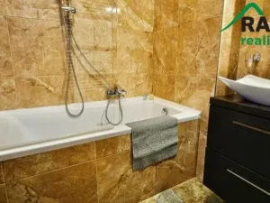 Prodej činžovního domu, Karlovy Vary, Moravská, 248 m2