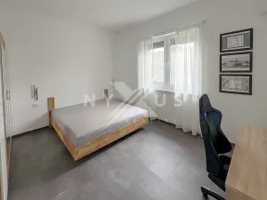 Pronájem bytu 4+kk, Krakovany, 140 m2