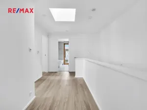 Prodej rodinného domu, Praha - Horní Počernice, Krotitelů, 197 m2