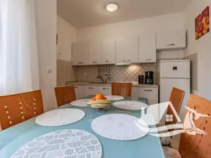 Prodej vícegeneračního domu, Medulin, Chorvatsko, Pošesi, 150 m2
