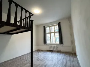 Pronájem bytu 1+1, Karlovy Vary, Koptova, 55 m2