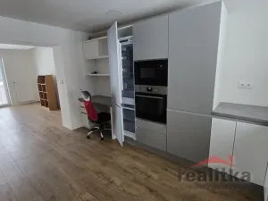 Pronájem bytu 2+1, Opava - Předměstí, Máchova, 60 m2