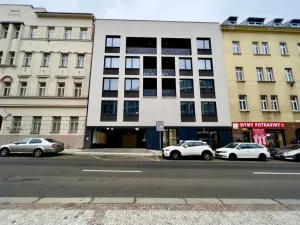 Pronájem garážového stání, Praha - Smíchov, Holečkova, 2 m2