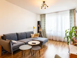 Pronájem bytu 2+kk, Praha - Strašnice, Zvěřinova, 68 m2