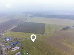 Prodej pozemku pro bydlení, Uhersko, 944 m2