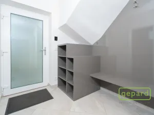 Prodej rodinného domu, Mníšek pod Brdy, U Kolejí, 200 m2