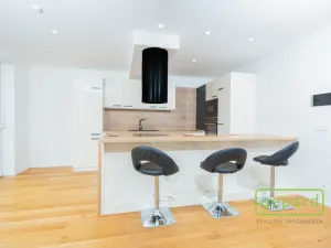 Prodej rodinného domu, Mníšek pod Brdy, U Kolejí, 200 m2