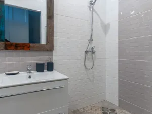 Pronájem bytu 1+1, Praha - Holešovice, Osadní, 37 m2