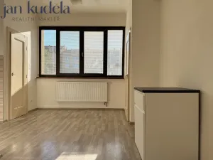 Pronájem bytu 2+1, Brno, Čápkova, 72 m2