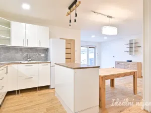 Pronájem bytu 3+kk, Vojkovice, Hlavní, 82 m2