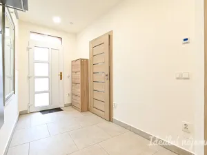 Pronájem bytu 3+kk, Vojkovice, Hlavní, 82 m2