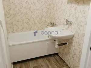 Pronájem bytu 2+kk, Praha, Kozmíkova, 52 m2