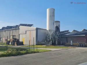 Prodej výrobních prostor, Radslavice, 3300 m2