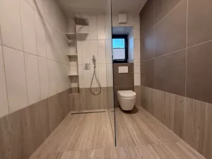 Pronájem komerční nemovitosti, Ústí nad Labem, Bělehradská, 33 m2