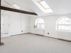 Pronájem kanceláře, Praha - Smíchov, Nádražní, 29 m2