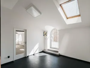 Pronájem kanceláře, Praha - Smíchov, Nádražní, 28 m2