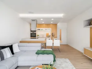 Prodej bytu 3+kk, Holubice, 81 m2