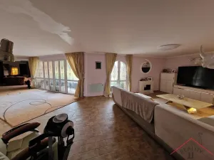 Prodej rodinného domu, Ohrobec, 590 m2