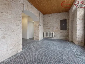 Prodej rodinného domu, Mnichovo Hradiště, Masarykovo náměstí, 200 m2