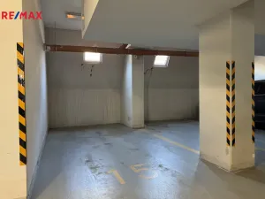 Prodej garážového stání, Olomouc - Řepčín, gen. Píky, 12 m2
