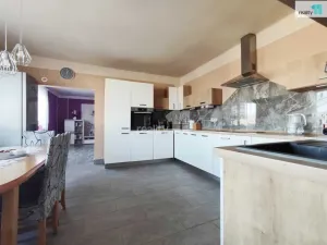 Prodej bytu 5+1, Chlumec nad Cidlinou - Kladruby, 223 m2