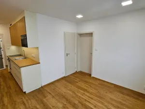 Pronájem bytu 3+1, Praha - Záběhlice, Jabloňová, 72 m2