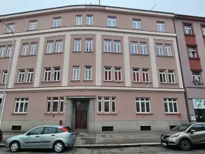 Dražba - jiné, Hradec Králové, Karla Hynka Máchy, 1 m2