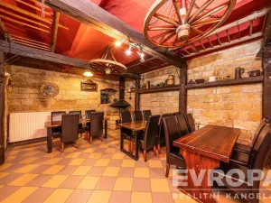 Prodej komerční nemovitosti, Hořice, náměstí Jiřího z Poděbrad, 330 m2