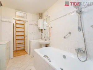 Prodej bytu 4+kk, Praha, Senovážné náměstí, 94 m2