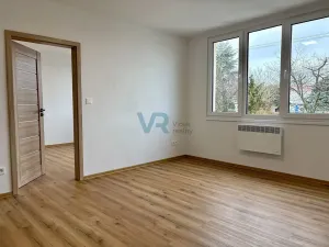Prodej bytu 2+1, Slavče, 72 m2