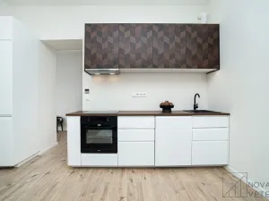 Pronájem bytu 2+kk, Praha - Libeň, Zenklova, 58 m2