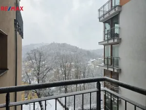 Pronájem bytu 2+kk, Karlovy Vary, Na Vyhlídce, 52 m2