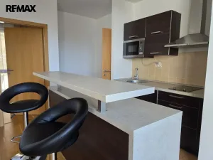 Pronájem bytu 2+kk, Karlovy Vary, Na Vyhlídce, 52 m2