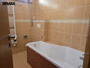 Pronájem bytu 2+kk, Karlovy Vary, Na Vyhlídce, 52 m2