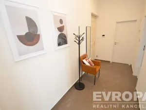 Pronájem bytu 2+kk, Praha - Karlín, Peckova, 55 m2