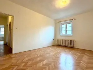 Pronájem bytu 2+1, Cheb, Jakubská, 56 m2