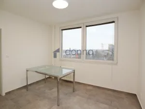 Pronájem bytu 3+1, Praha, Jahodová, 80 m2