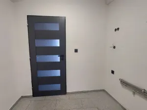 Pronájem obchodního prostoru, Praha - Štěrboholy, Výrobní, 622 m2