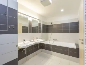 Pronájem bytu 4+kk, Pardubice - Ohrazenice, U Sportovní školy, 90 m2