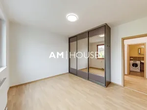 Pronájem bytu 3+kk, Praha - Vysočany, Ocelářská, 81 m2