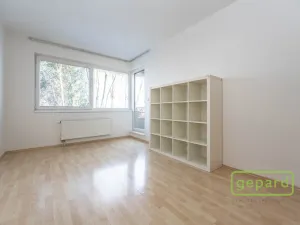 Pronájem bytu 2+kk, Praha, Chlebovická, 53 m2
