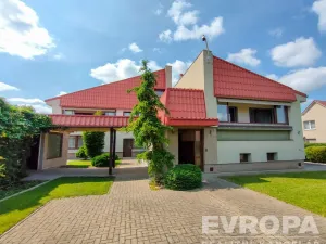 Prodej komerční nemovitosti, Uhlířské Janovice, Kolínská, 495 m2