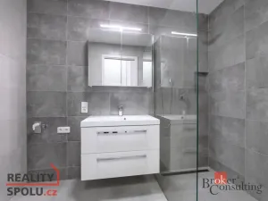 Pronájem bytu 2+kk, Plzeň - Doubravka, Na Kovárně, 44 m2